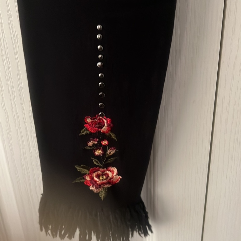 Earl Jeans with fringe and embroidered floral design on back leg. - Picture 5 of 10
